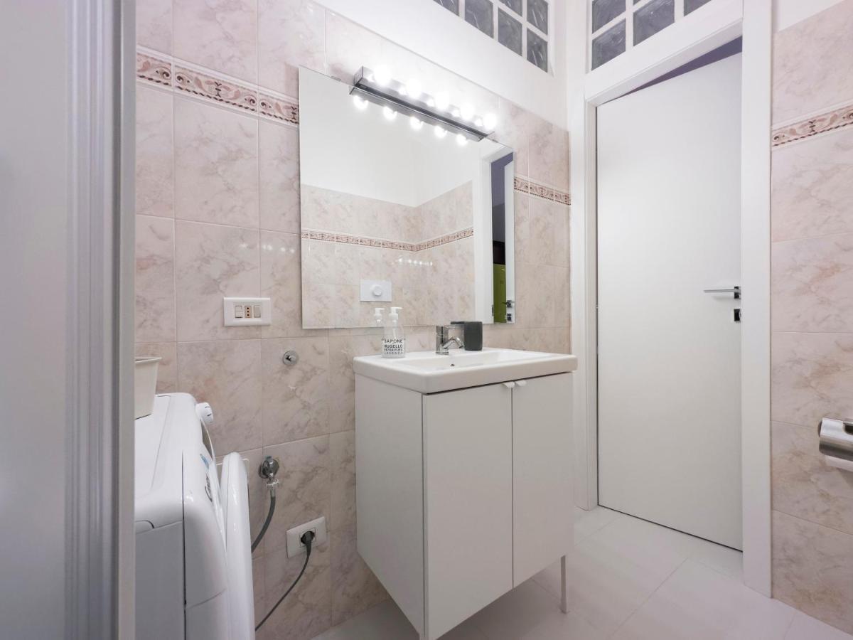 Xenia Apartments - Stylish Colorful Apt- Upbeat & Well-Connected Area 밀라노 외부 사진